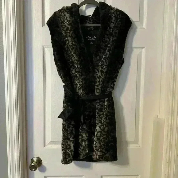 Outdoor Edition by Parkhurst Gray Black Animal Print Faux Fur Long Vest Size S - Picture 1 of 6